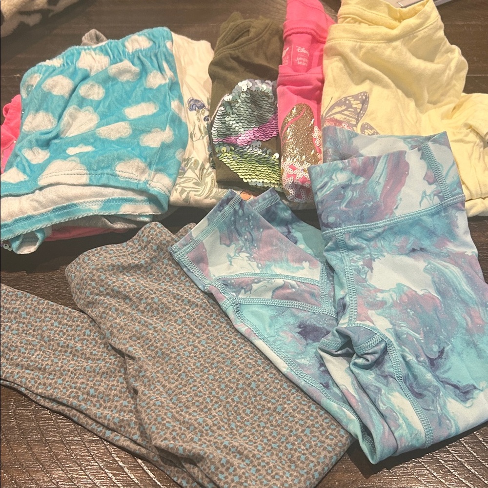 Girls Assorted Tops & Shorts bundle 4-5 yrs - Picture 2 of 4